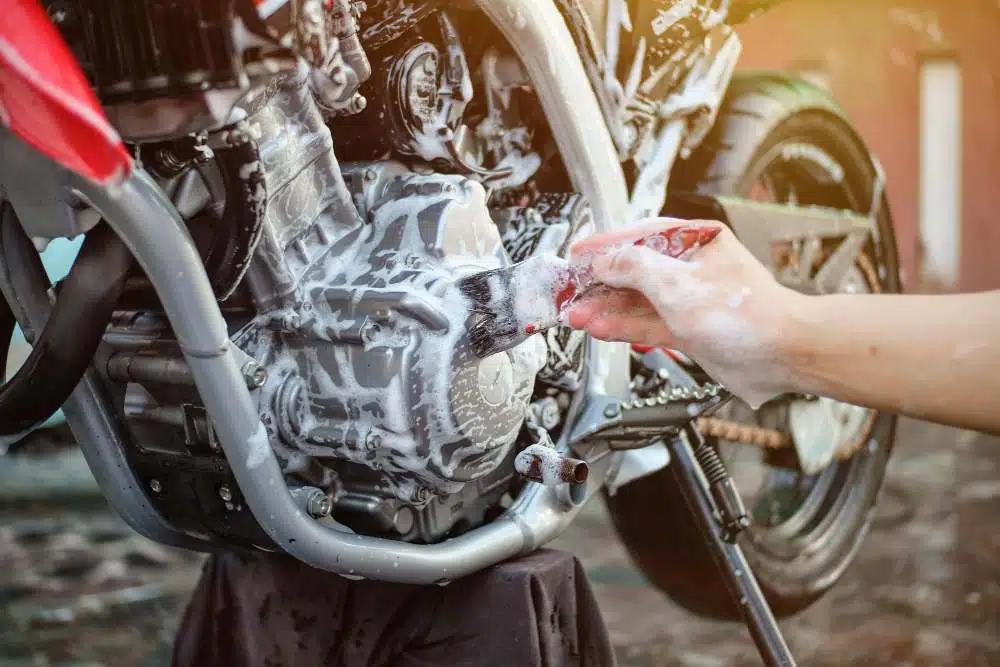 Bersihkan Motor, Cerahkan Harimu di Cuci Motor Tirta Jaya